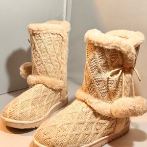 Cute flat, comfy, warm boots